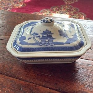 Vintage Blue Willow Tureen Serving Dish